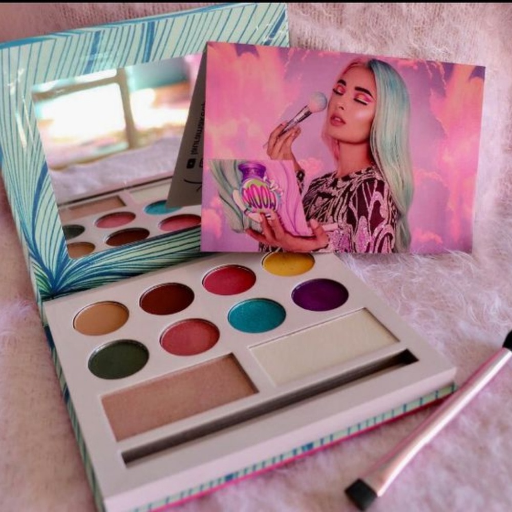 Laura Sanchez Moods Eyeshadow & Highlight Palette - Picture 6 of 8